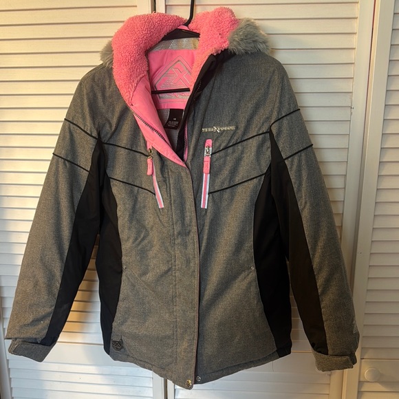 ZeroXposur Other - Columbia Gray and Pink Winter Jacket